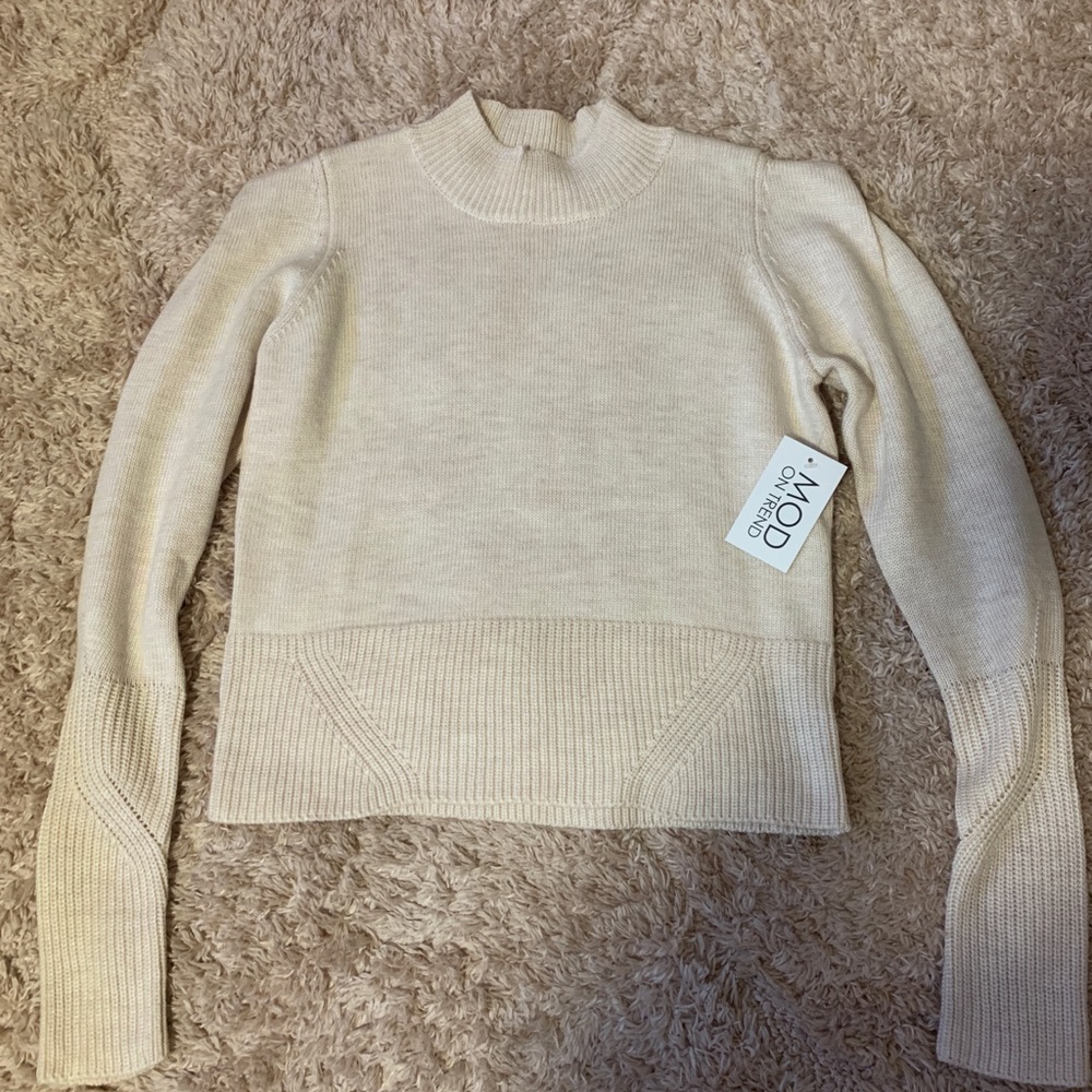 NEW WITH TAGS MOD ON TREND sweater